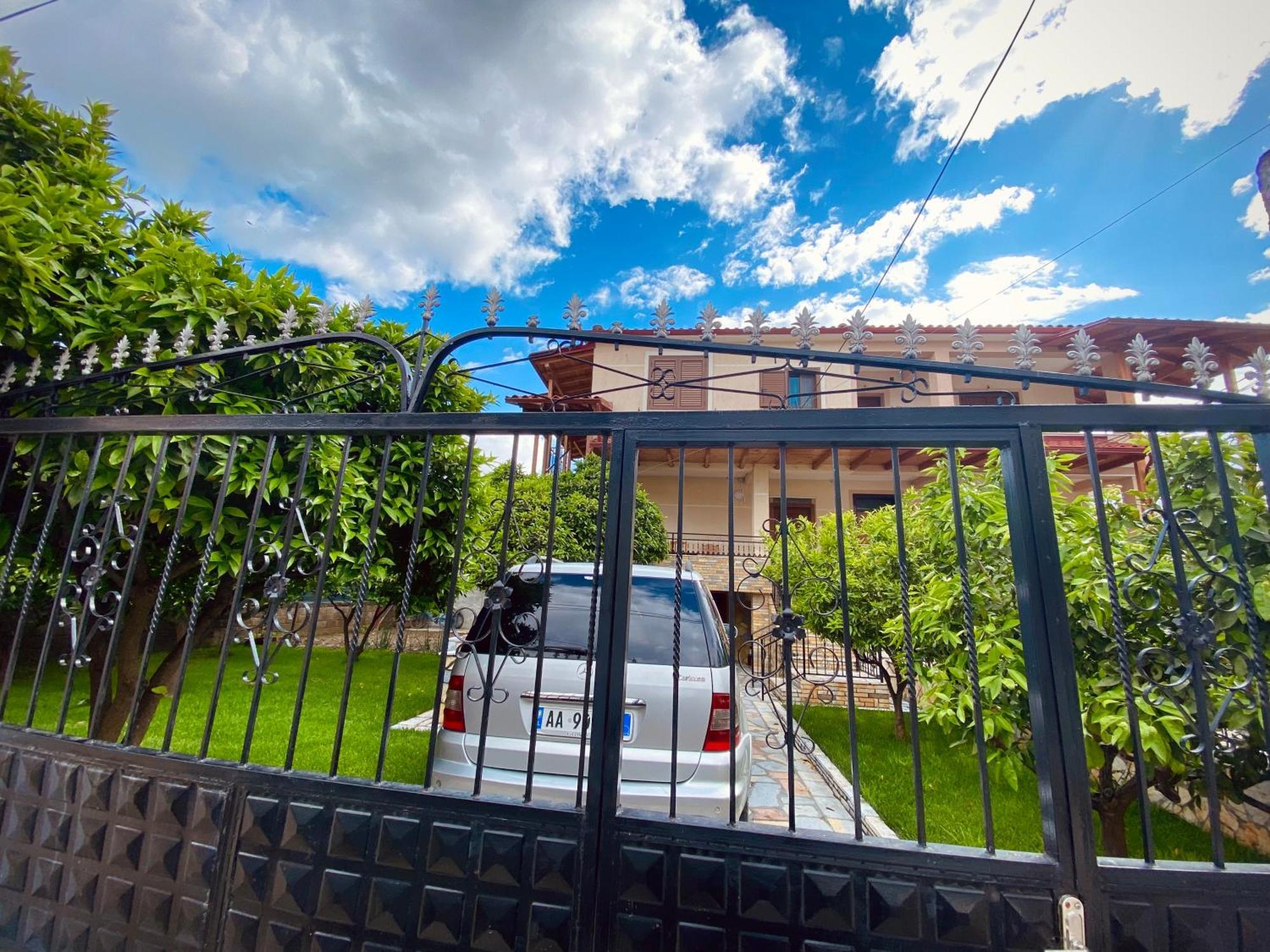 Villa Berat Exterior foto